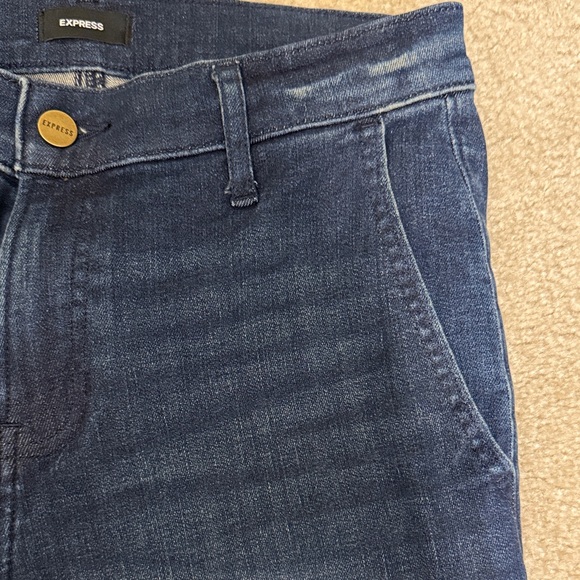 Express| Women's 70s Flared Mid-Rise Jeans - Dark Blue - Picture 4 of 8